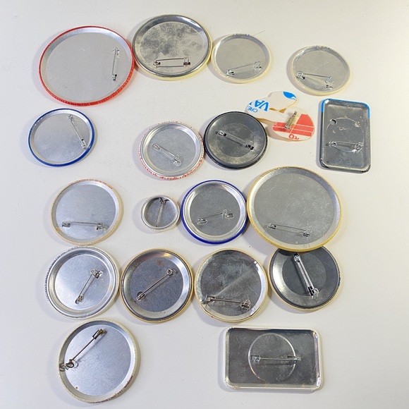 Vintage Button Pin Collection Lot - Picture 8 of 9